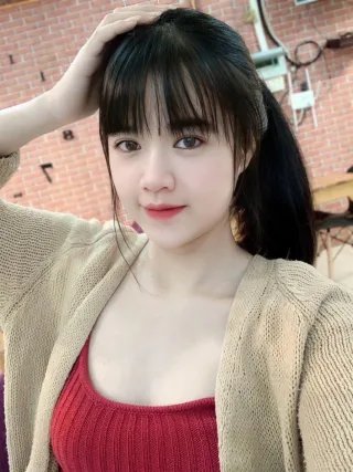 พลอย