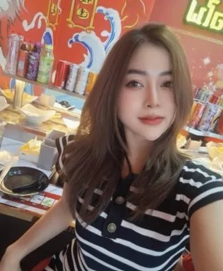 พลอย
